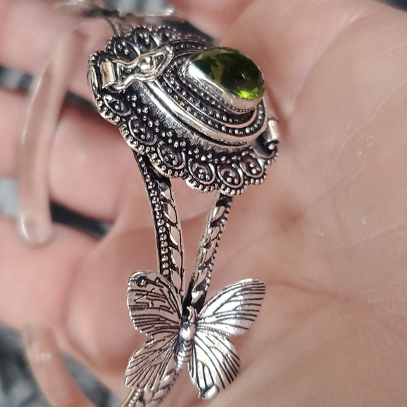 New Peridot 925 Silver Butterflies Poison Cuff Bracelet. - Picture 5 of 12